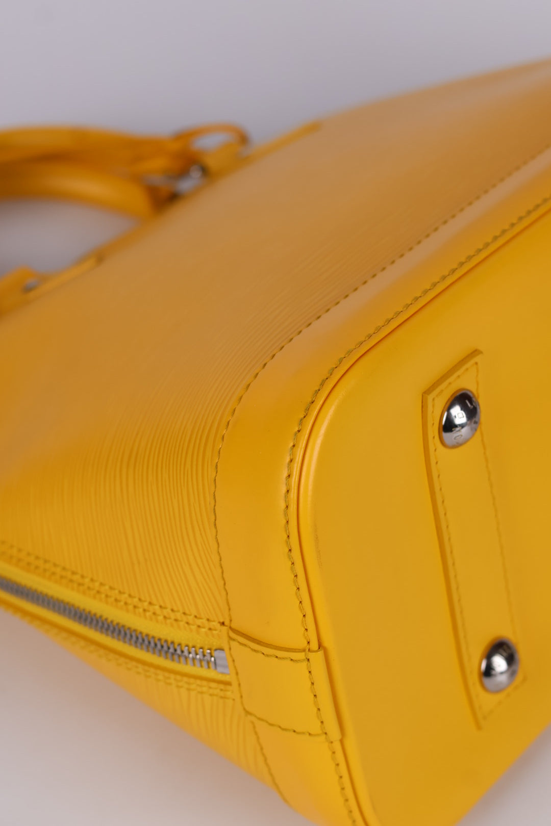 Louis Vuitton Alma Pm Epi