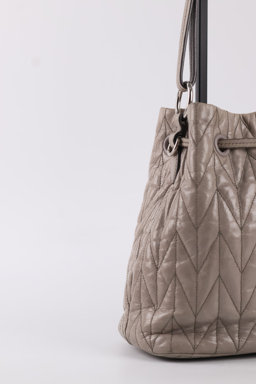 Miu Miu Bucket in Pelle