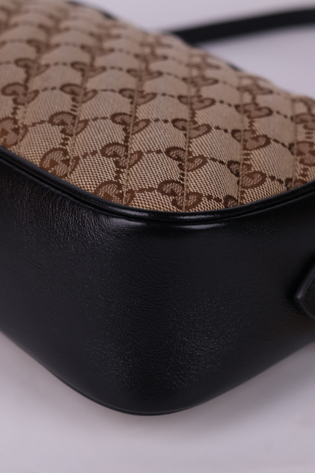 Gucci Marmont Camera Bag GG Wave