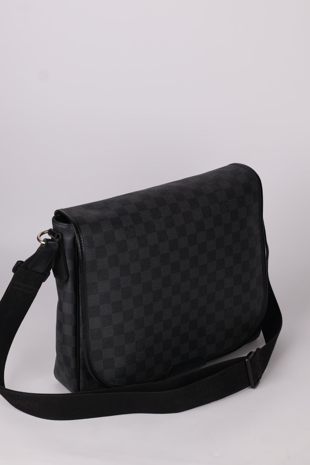 Louis Vuitton Abesses Messenger Damier Graphite