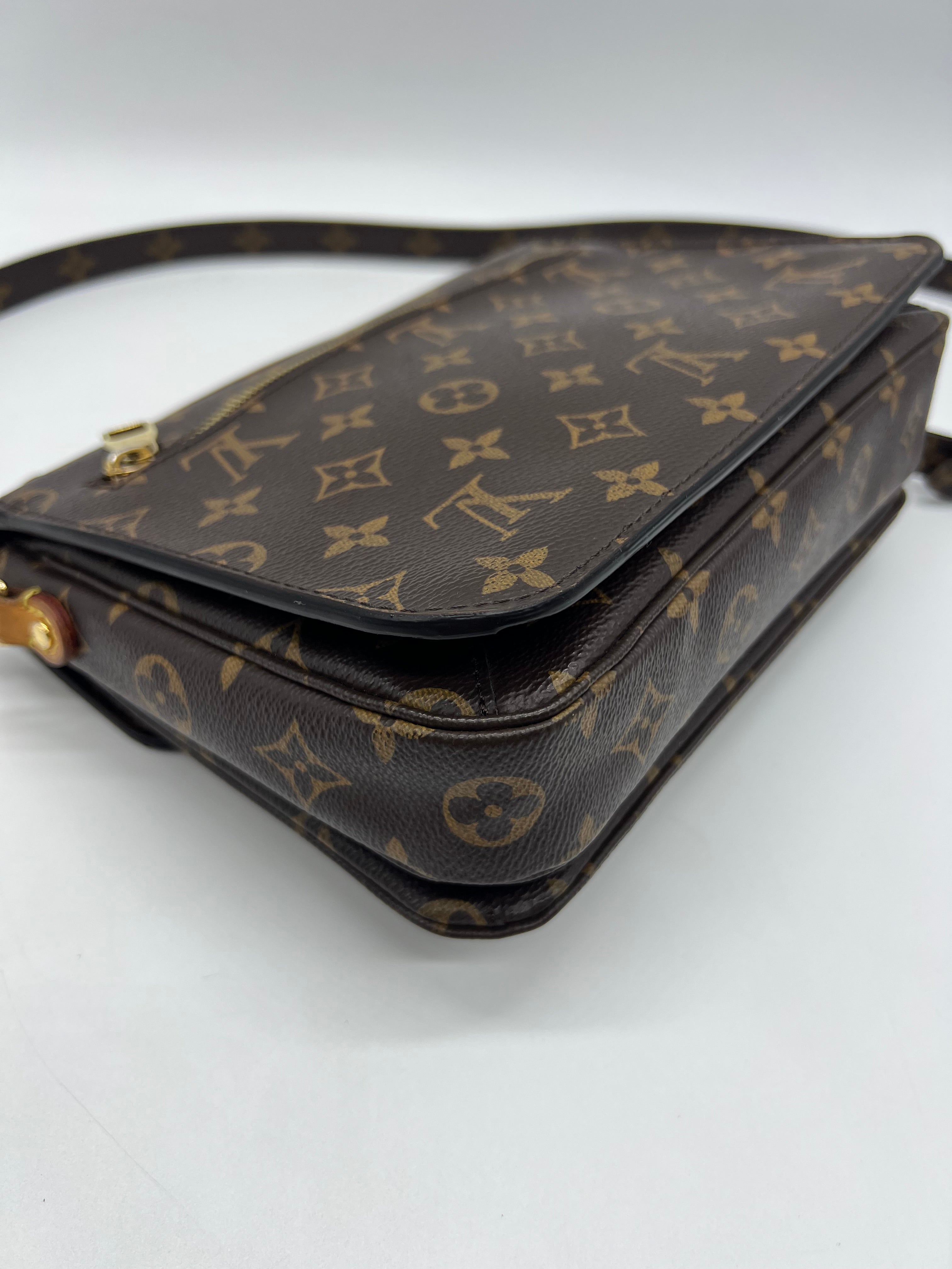 Louis Vuitton Métis Monogram