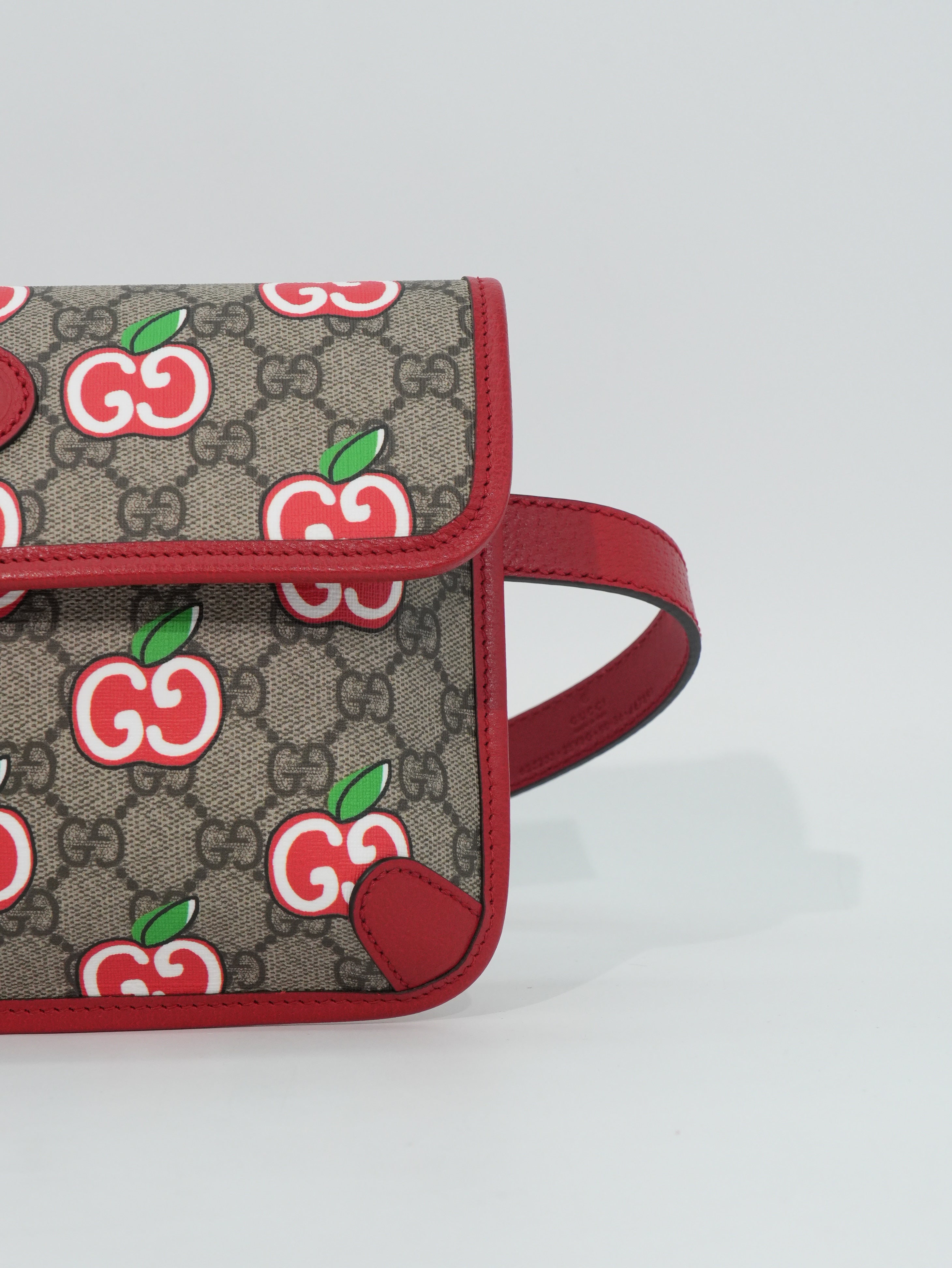 Gucci Marsupio Apple GG Supreme