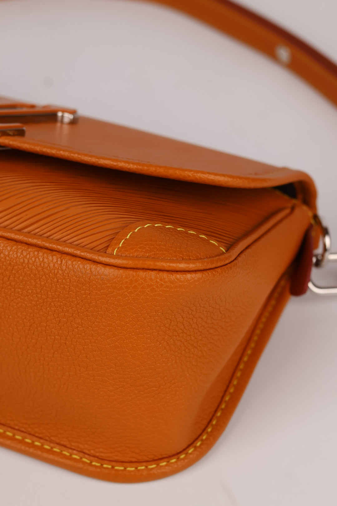 Louis Vuitton Buci Epi
