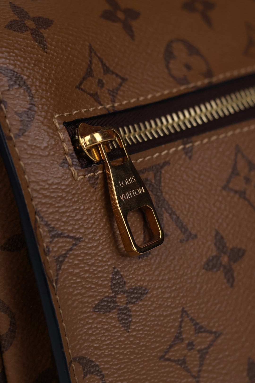 Louis Vuitton Métis Reverse