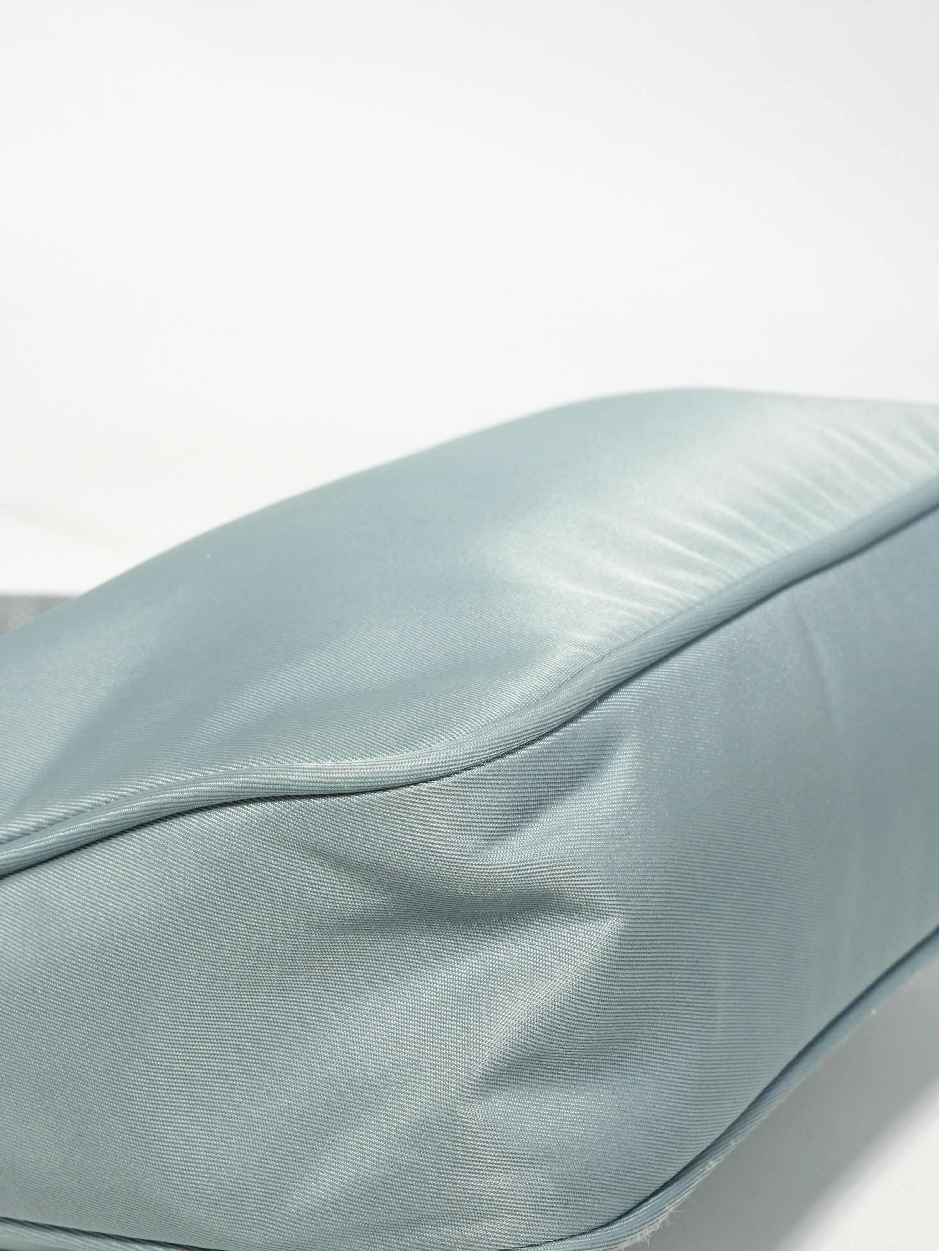 Prada Re-Edition 2000 Nylon