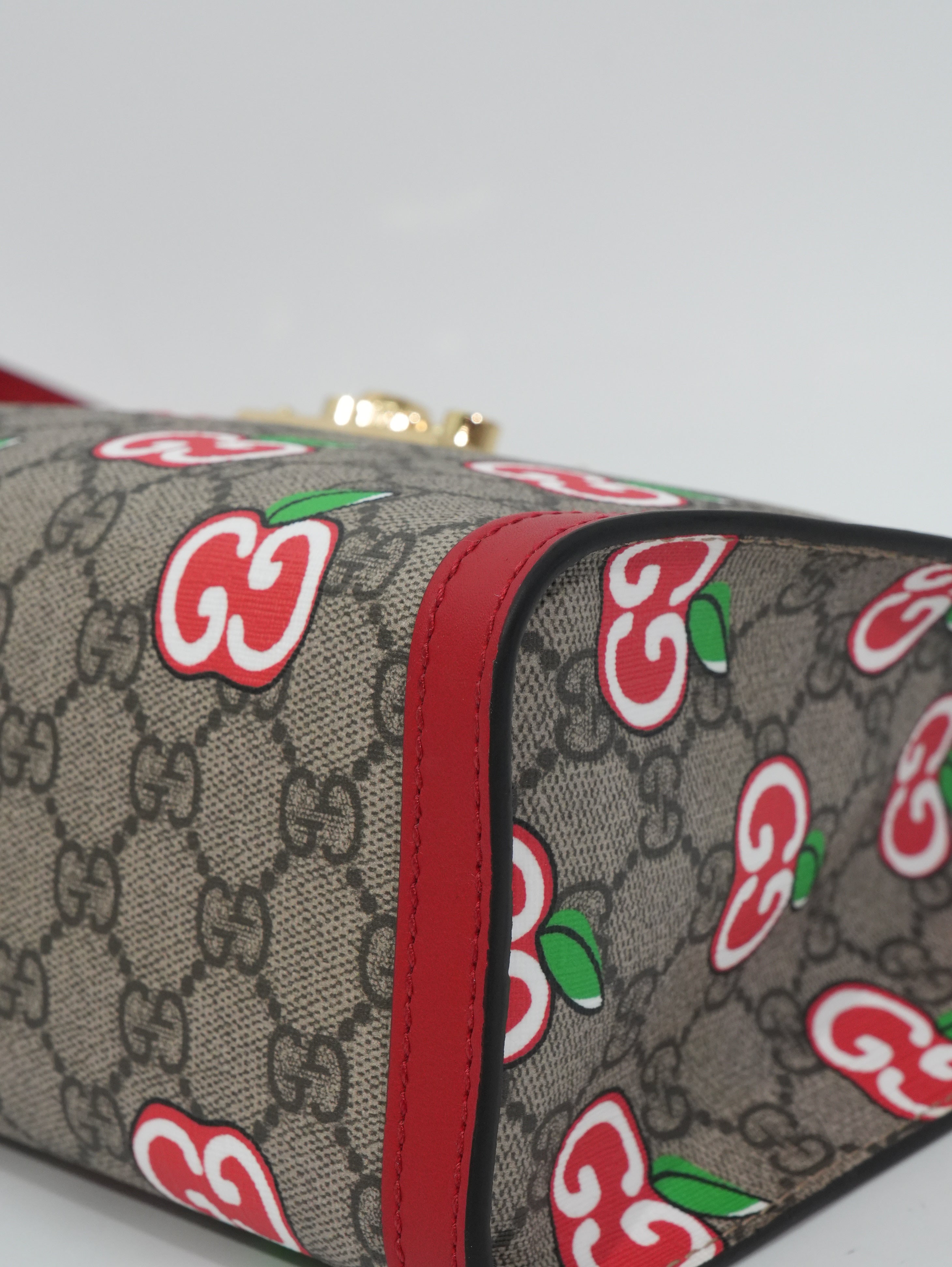 Gucci Padlock Apple Small