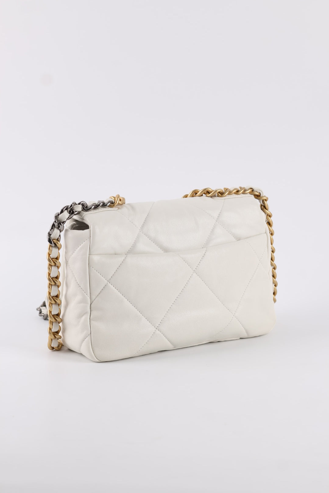 Chanel 19 in Pelle
