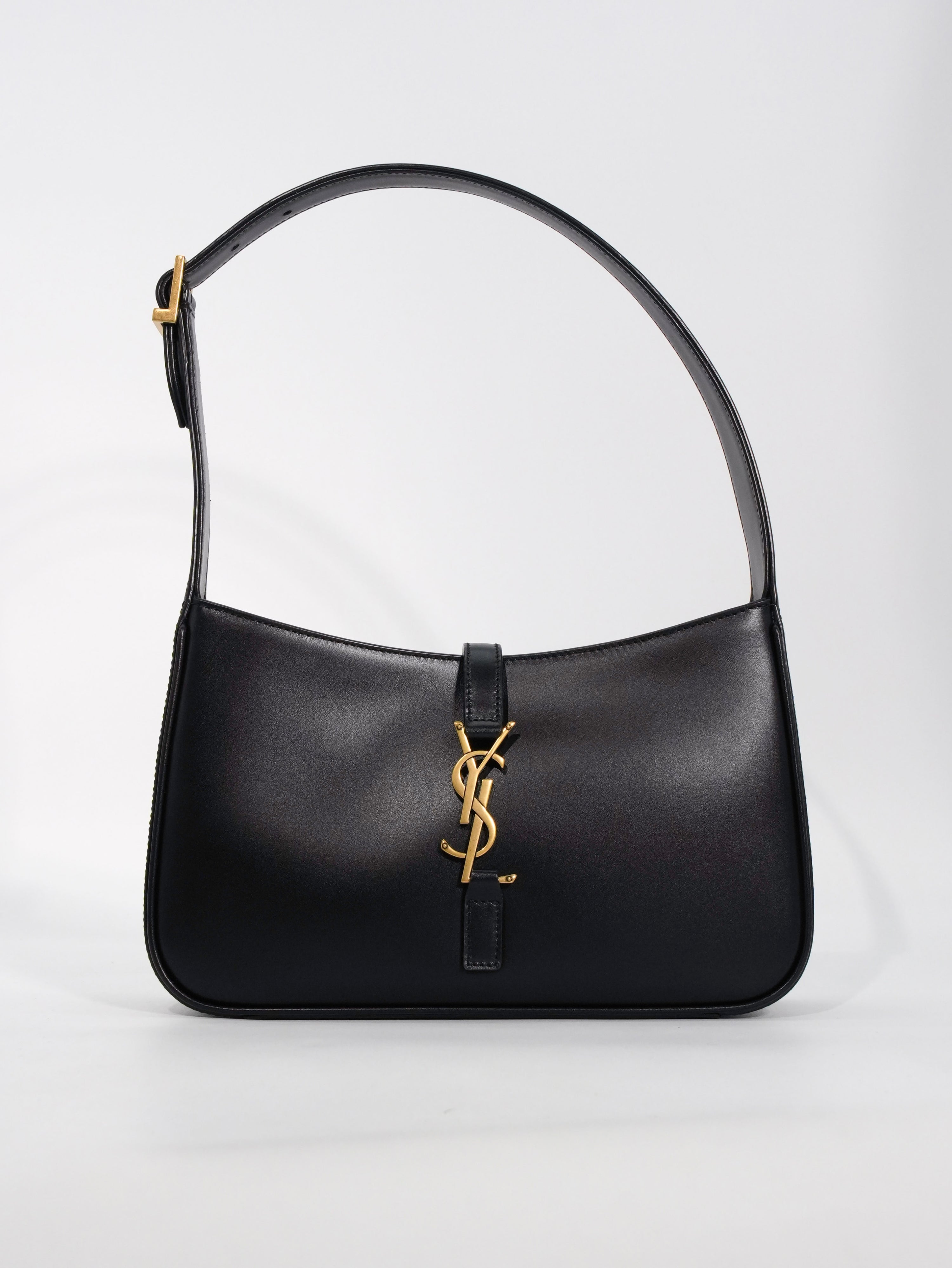 Saint Laurent Hobo le 5 à 7