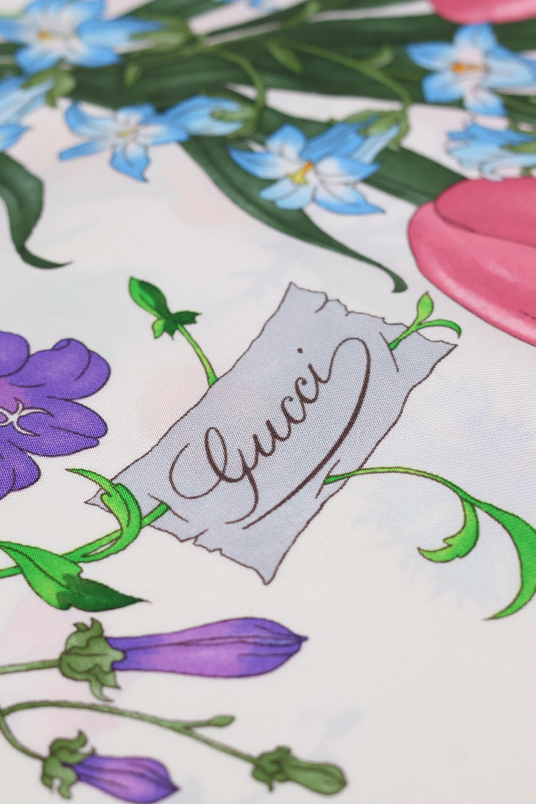 Gucci Foulard Flora