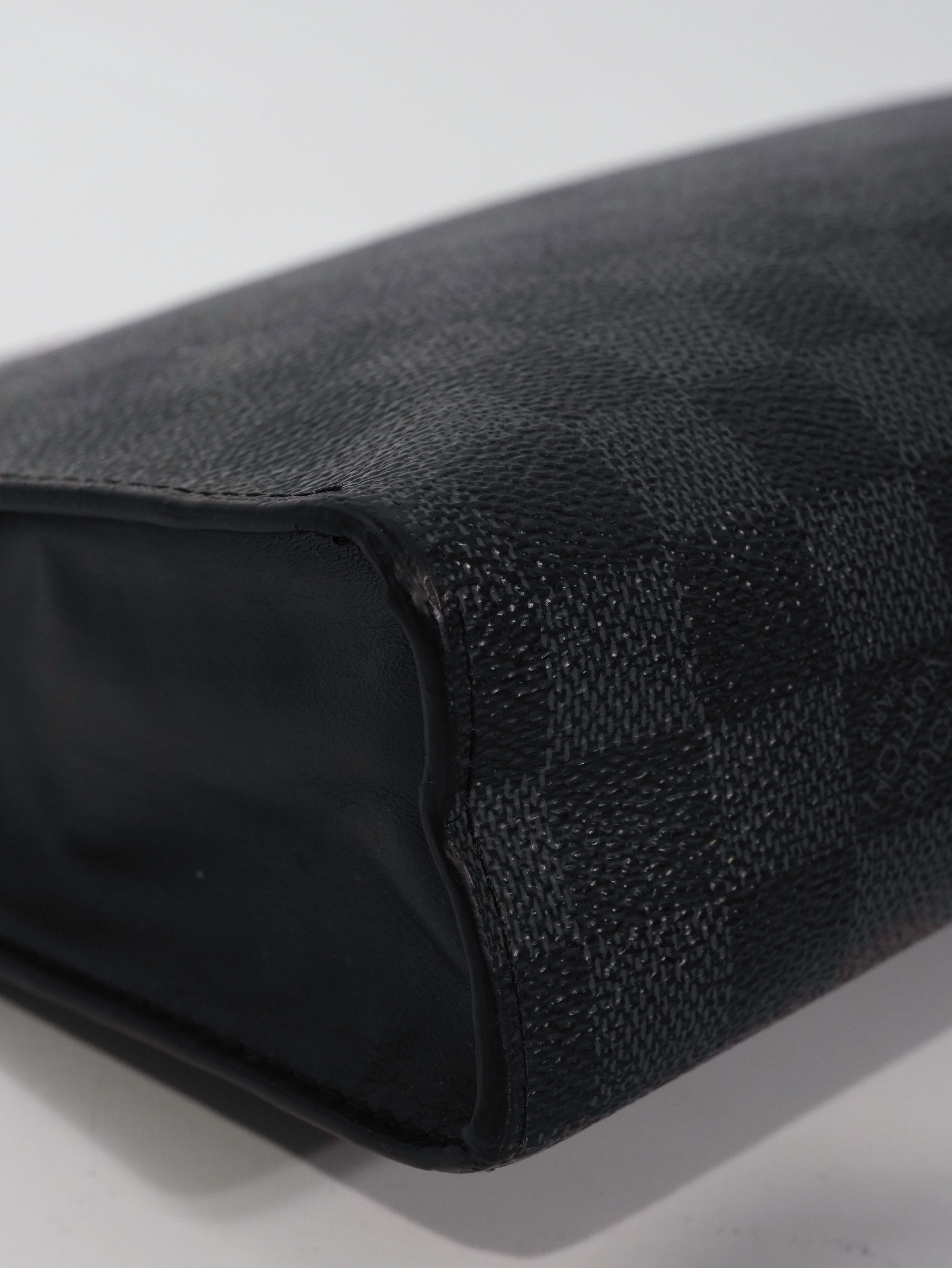 Louis Vuitton Pochette Toilette Damier Graphite