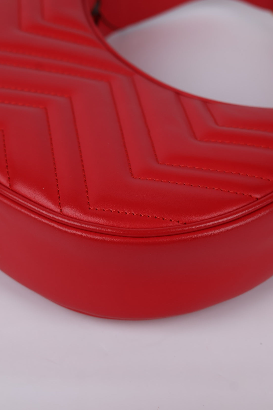 Gucci Marmont Hobo Matelassé