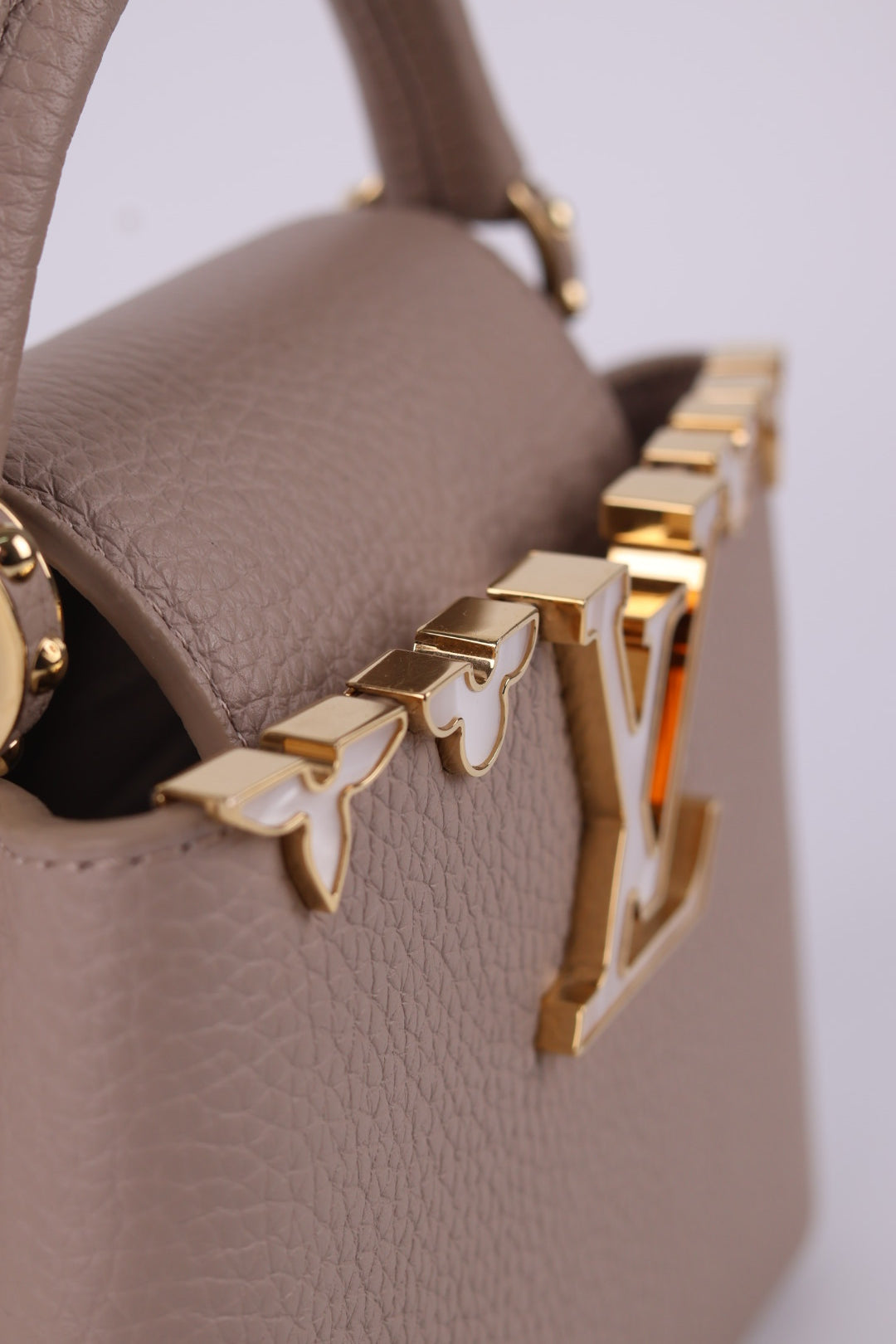 Louis Vuitton Capucines Mini