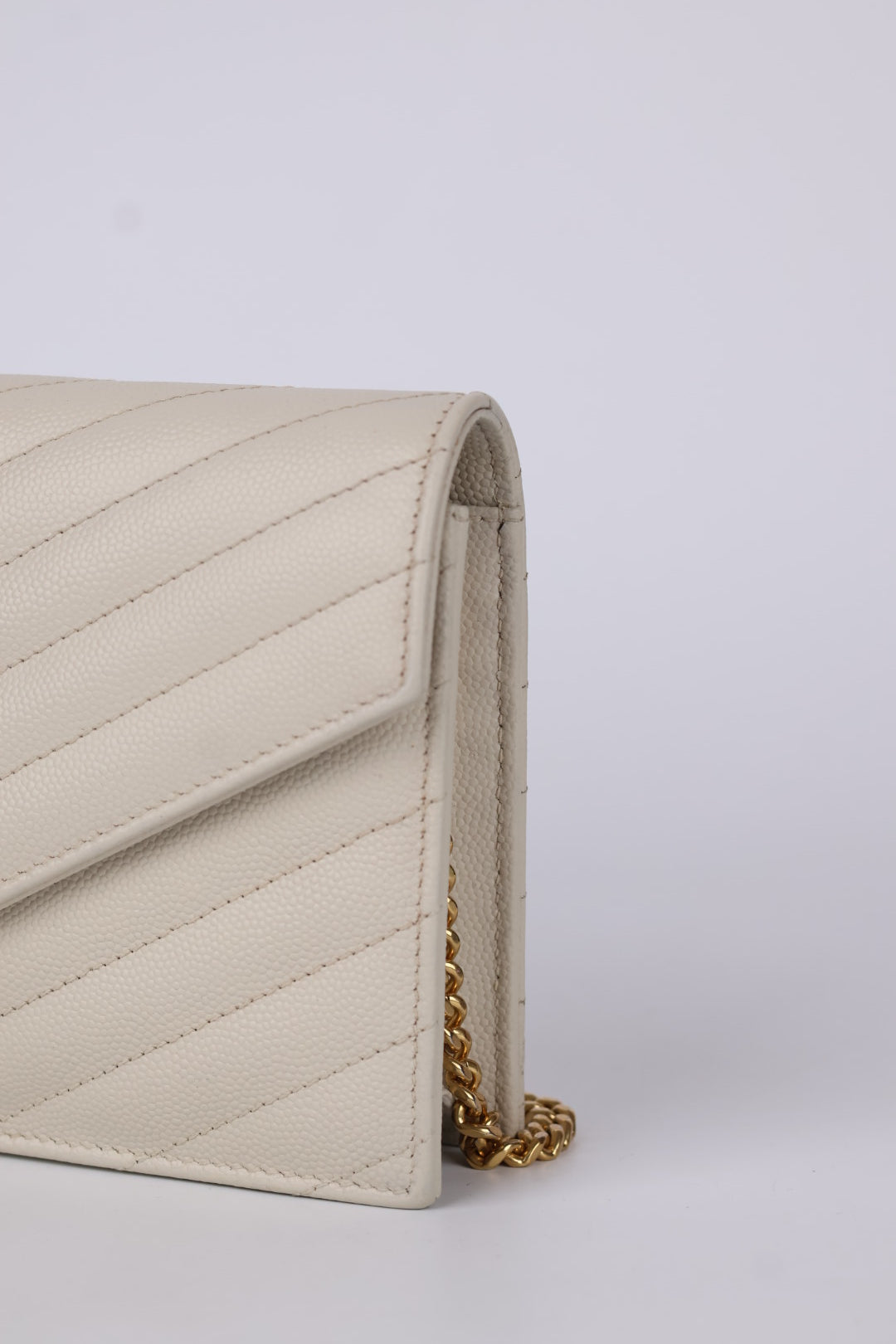 Saint Laurent Envelope Cassandre con Catena