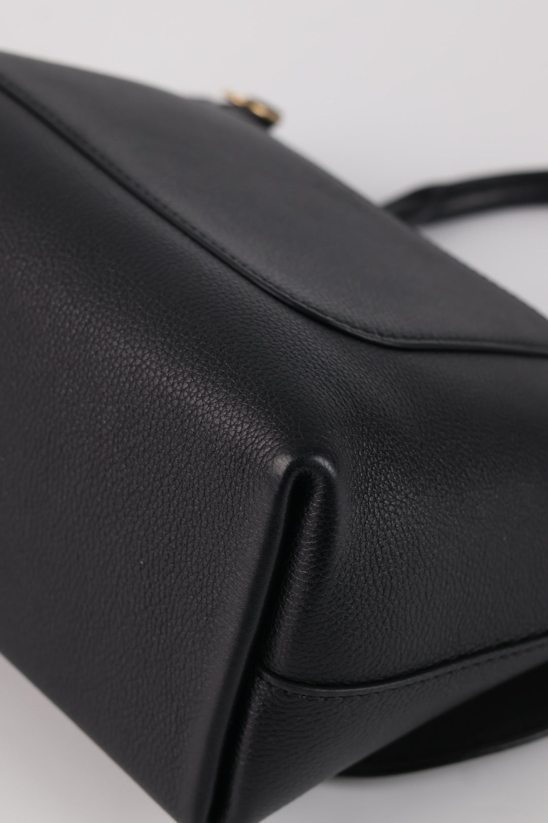 Louis Vuitton Volta Taurillon