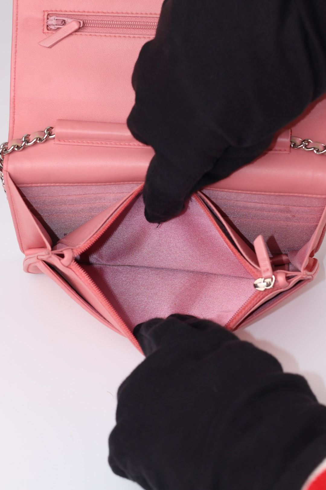 Chanel Woc Camelia in Pelle