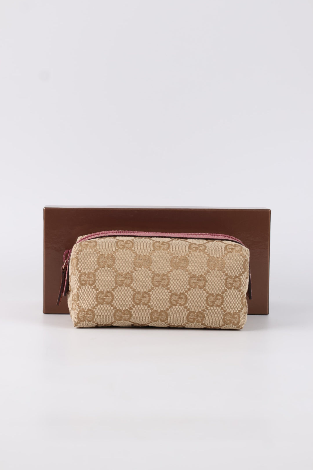 Gucci Mini Pouch GG Wave
