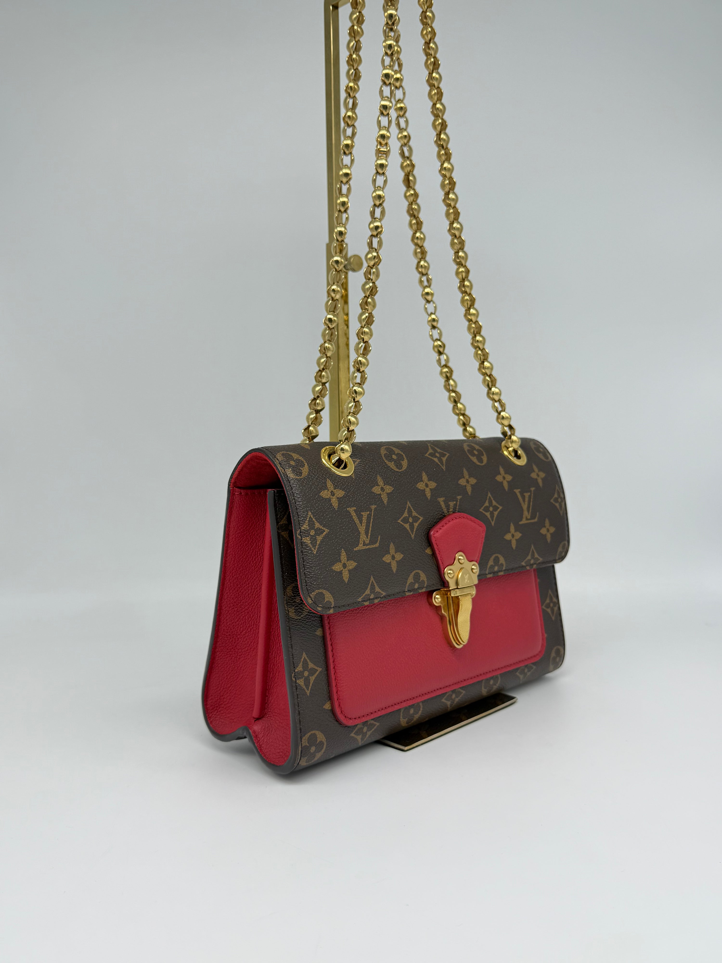 Louis Vuitton Victoire Monogram