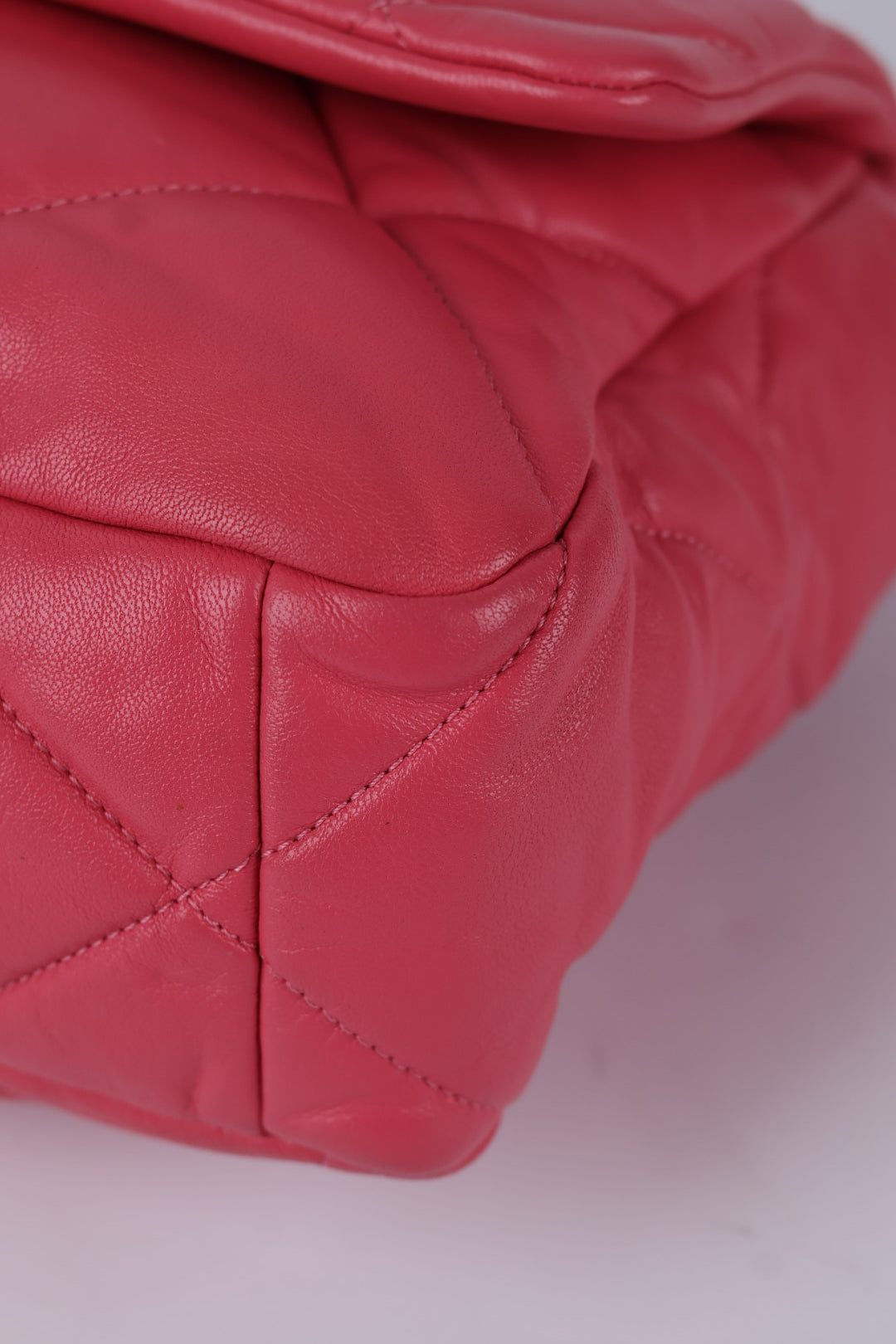 Chanel 19 Media in Pelle d’Agnello
