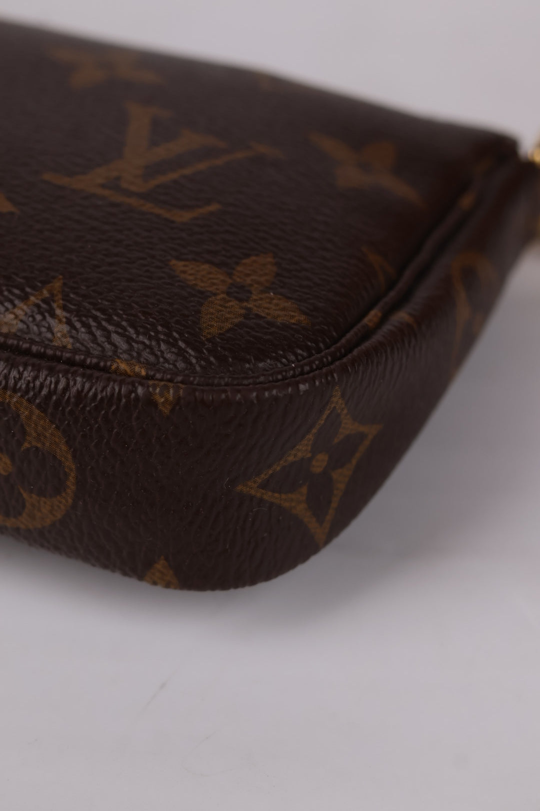 Louis Vuitton Mini Accessoires Monogram