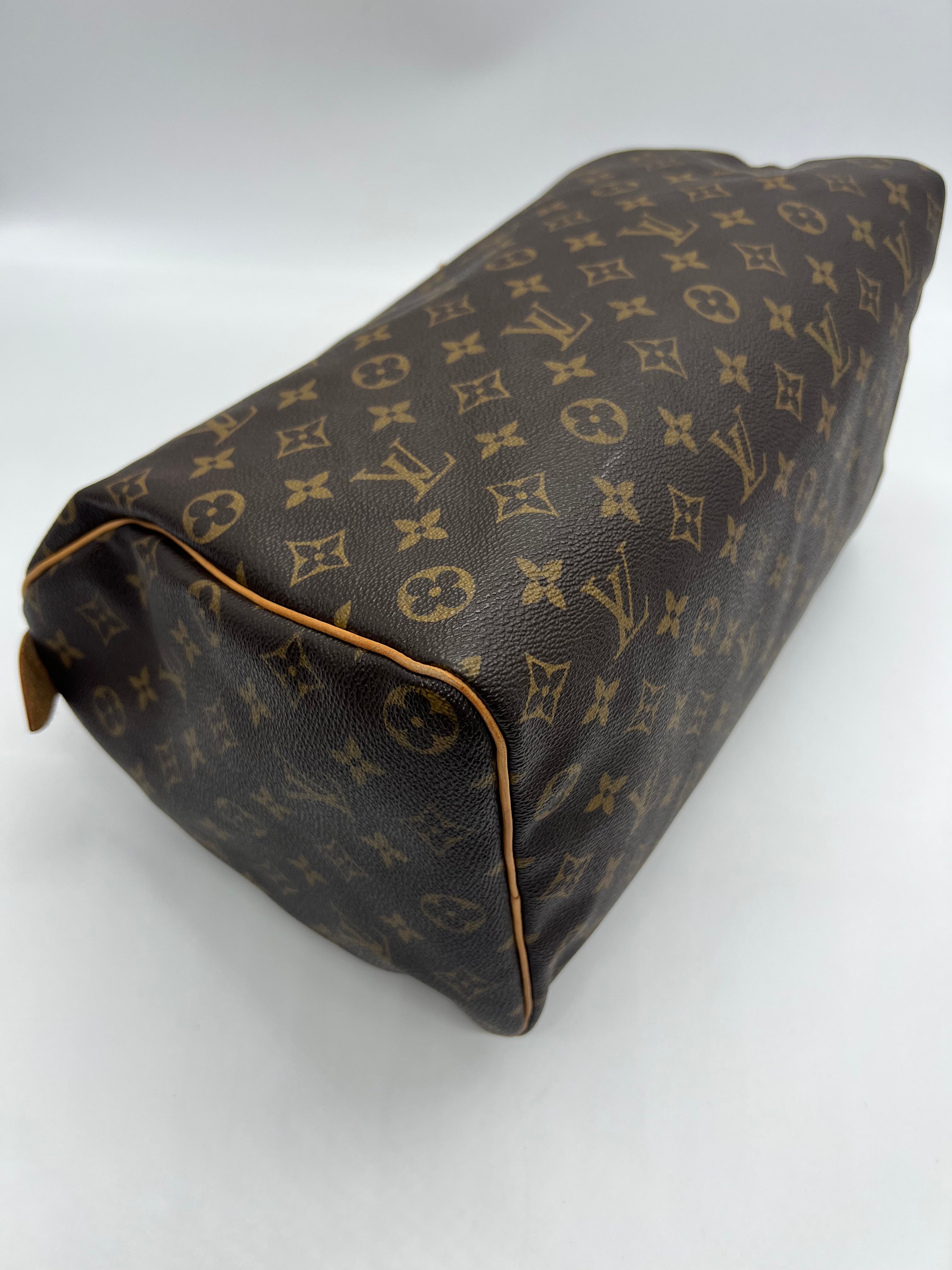 Louis Vuitton Speedy 35 Monogram