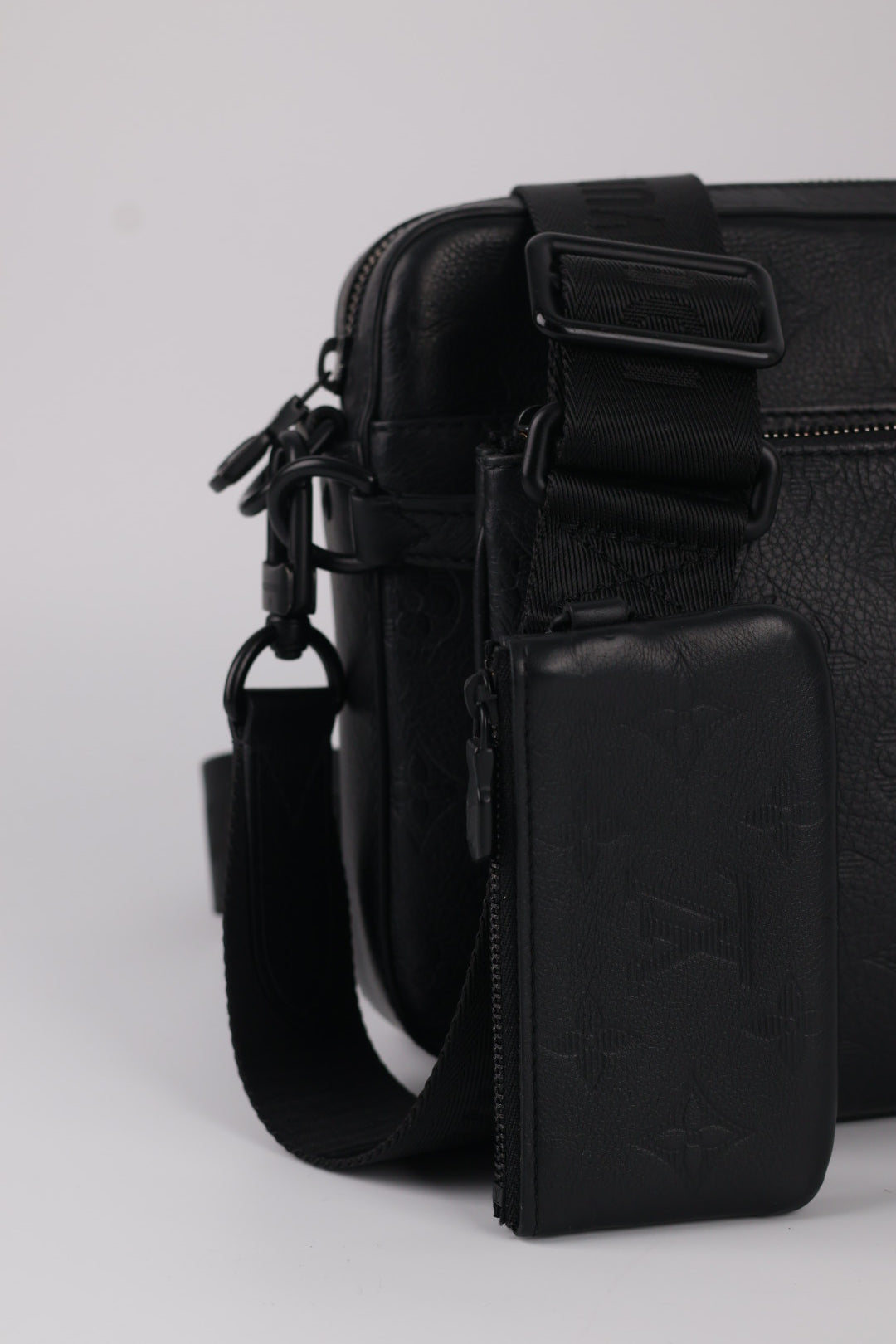 Louis Vuitton Trio Messenger Shadow
