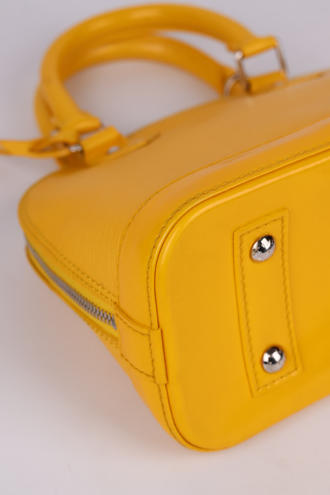 Louis Vuitton Alma BB Epi
