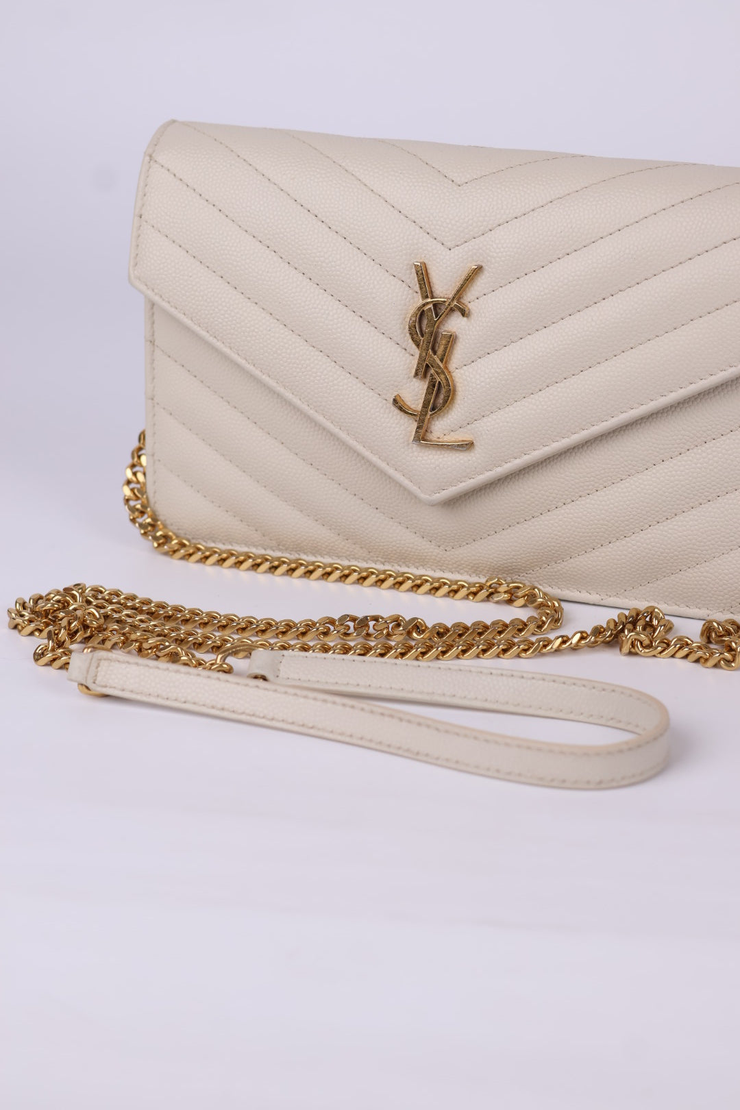 Saint Laurent Envelope Cassandre con Catena
