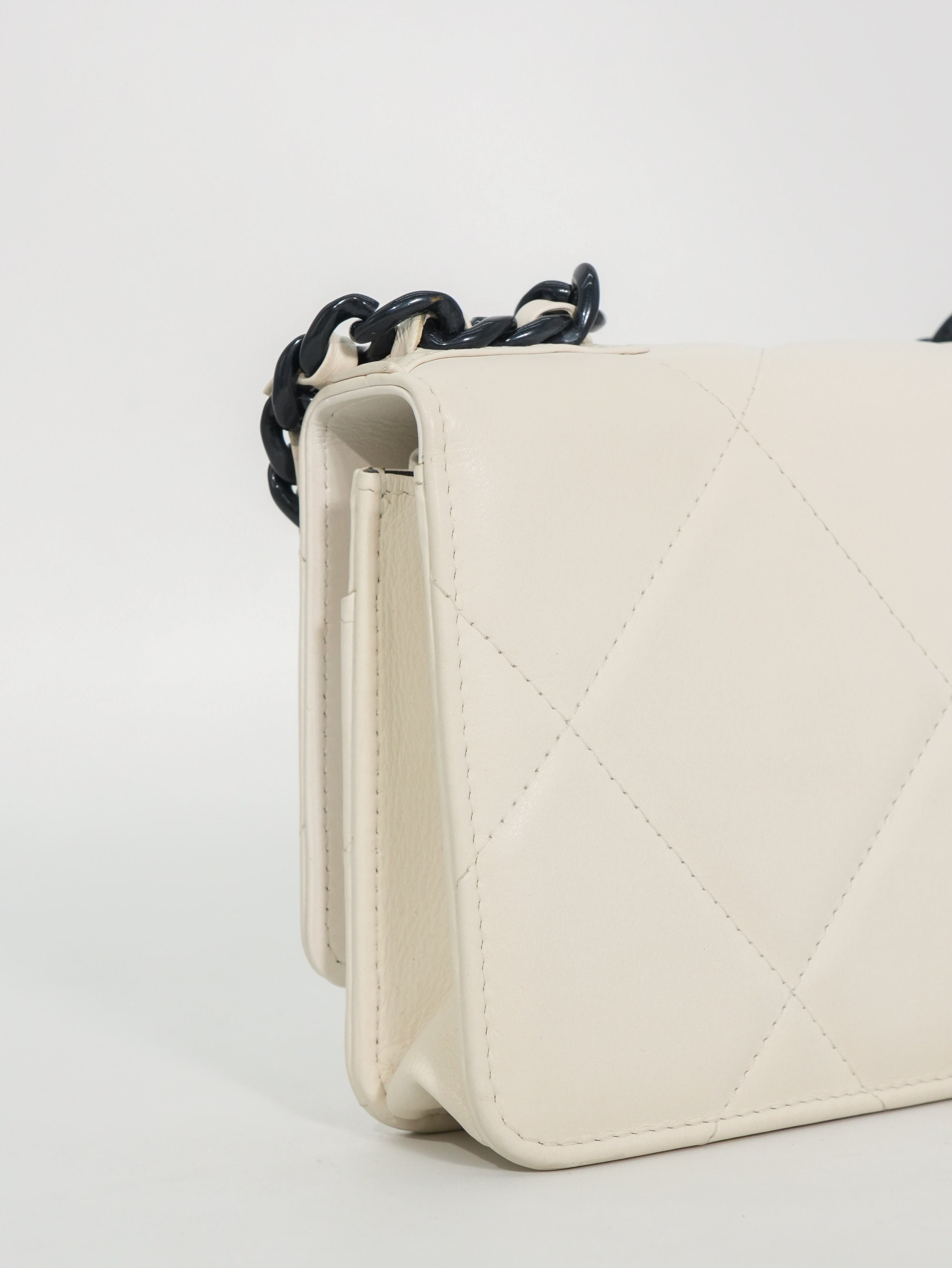 Chanel 19 Woc in Pelle