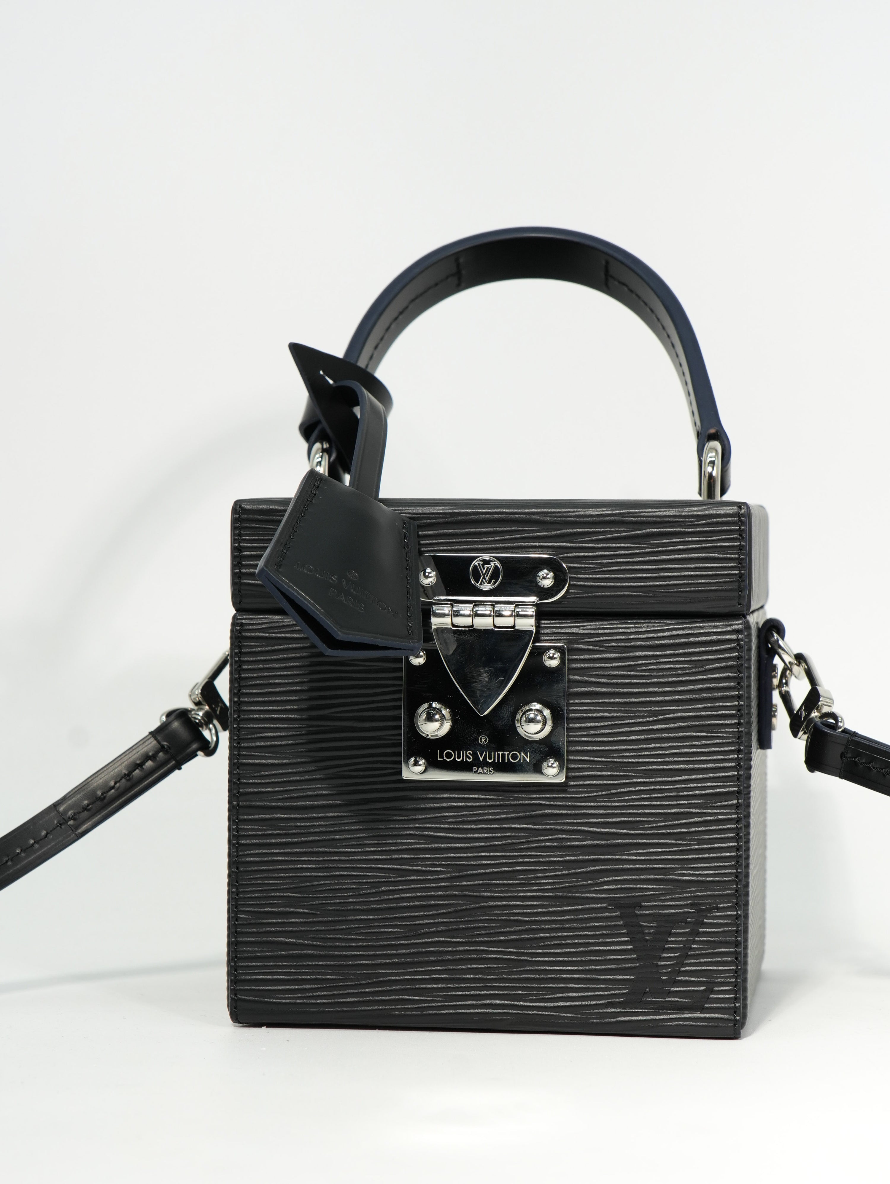 Louis Vuitton Bleecker Epi