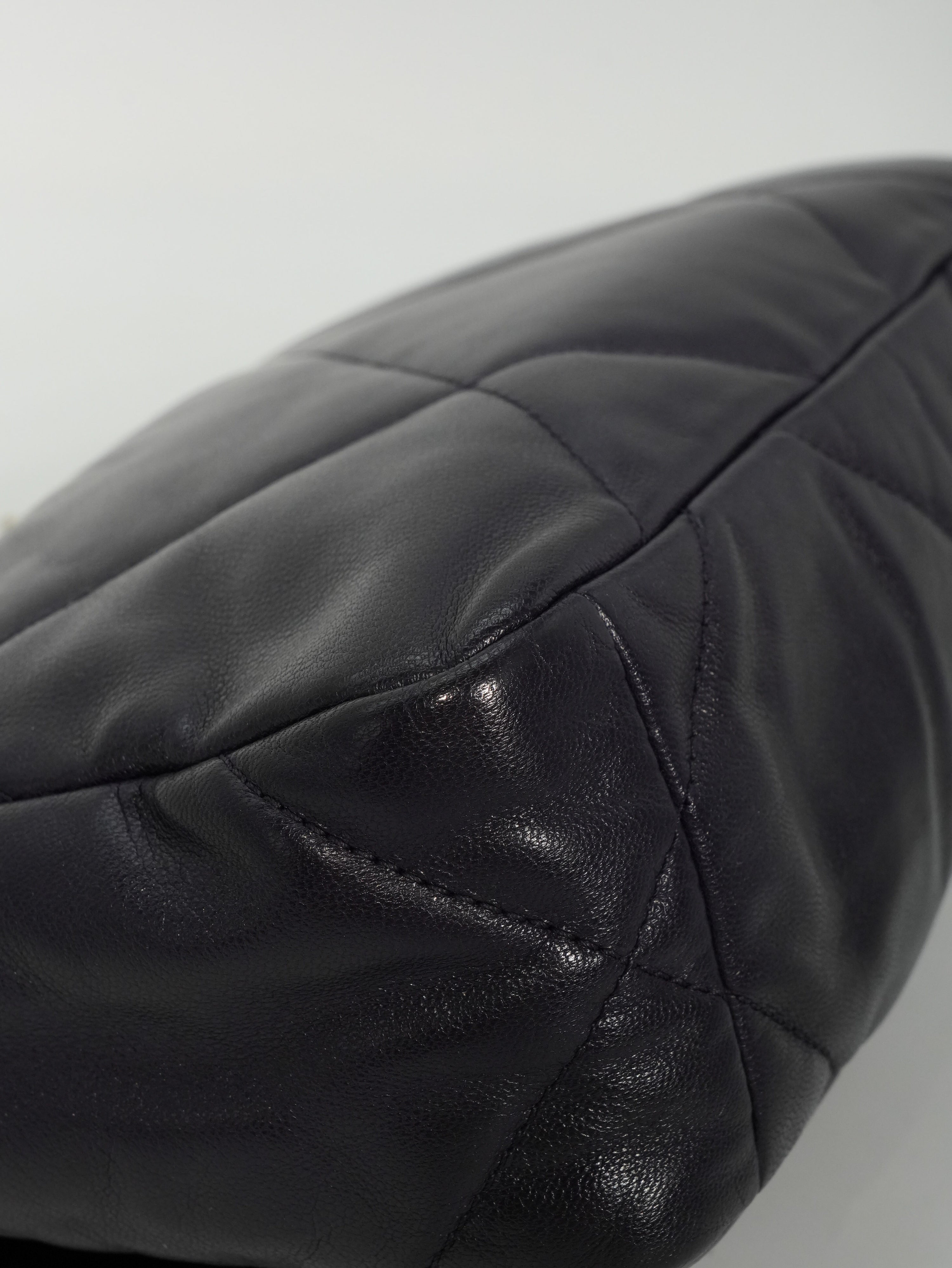 Chanel 19 Media in Pelle