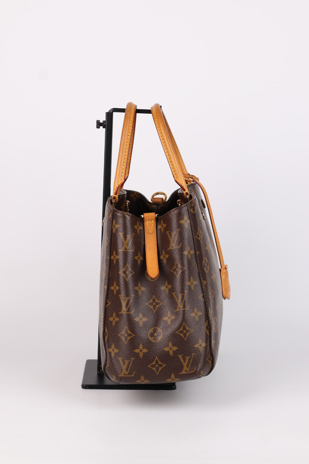 Louis Vuitton Montaigne MM