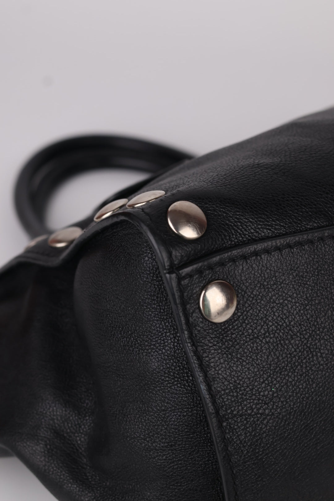Prada Tote in Pelle Borchie