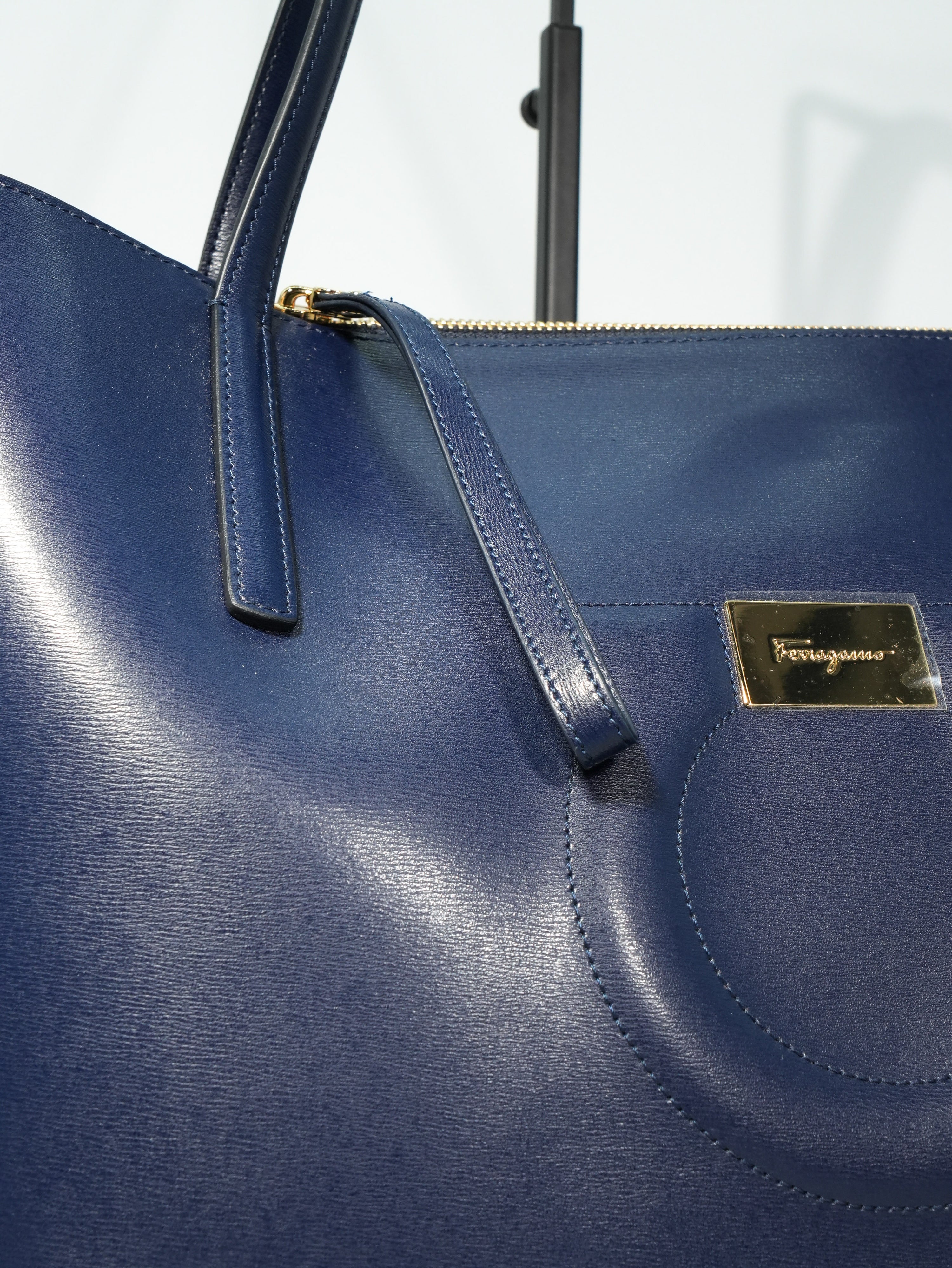 Ferragamo City Tote in Pelle
