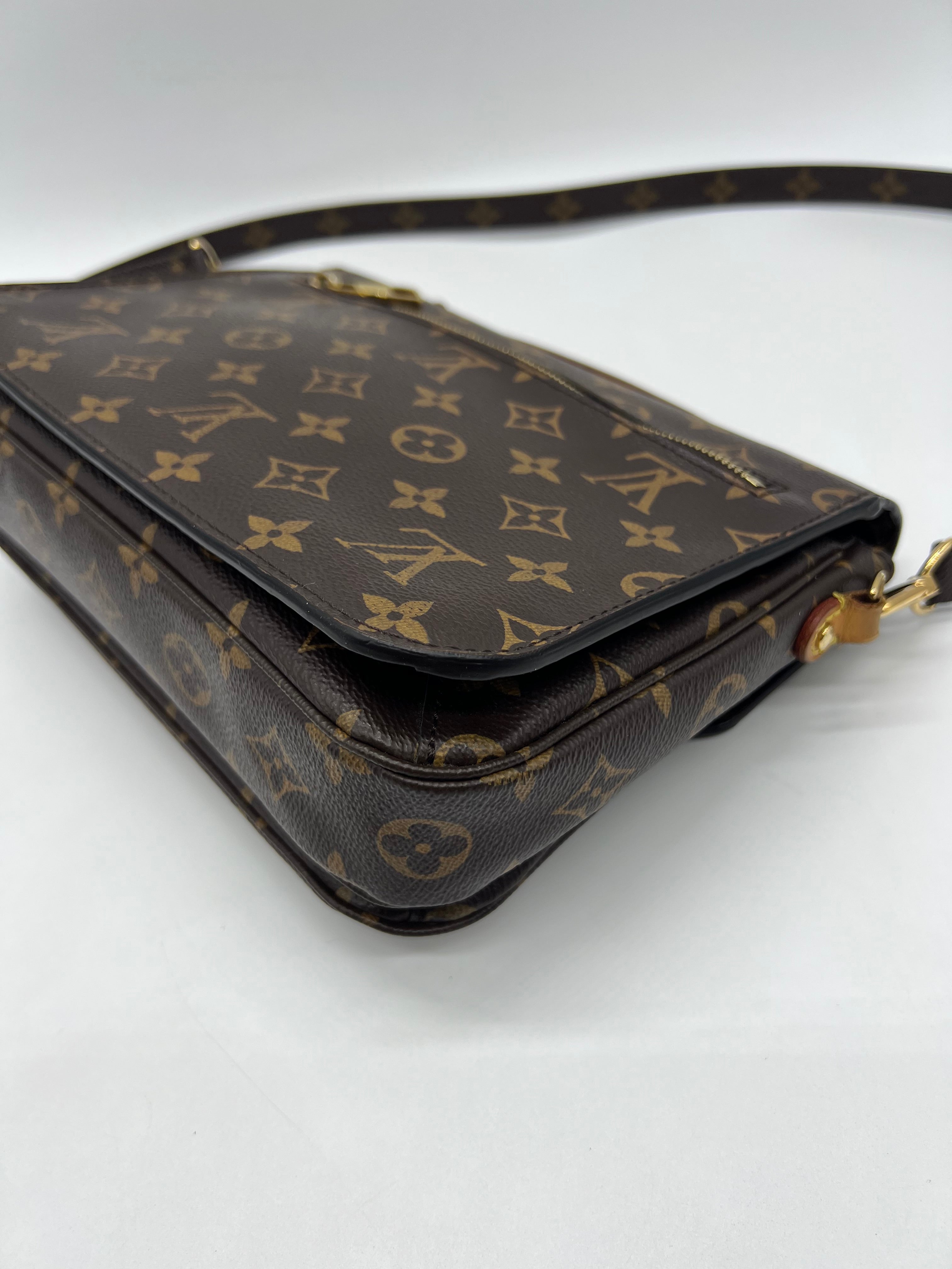 Louis Vuitton Métis Monogram