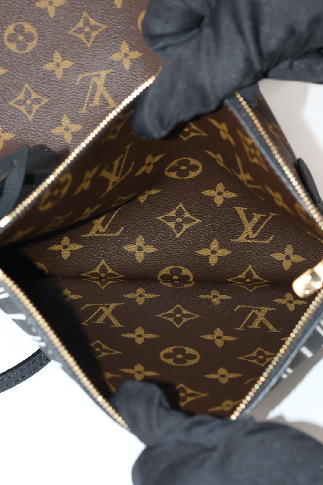 Louis Vuitton Neverfull MM Inside Out