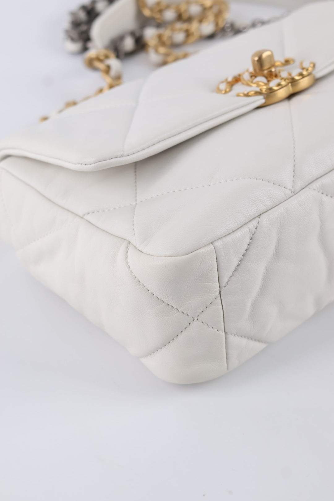 Chanel 19 in Pelle