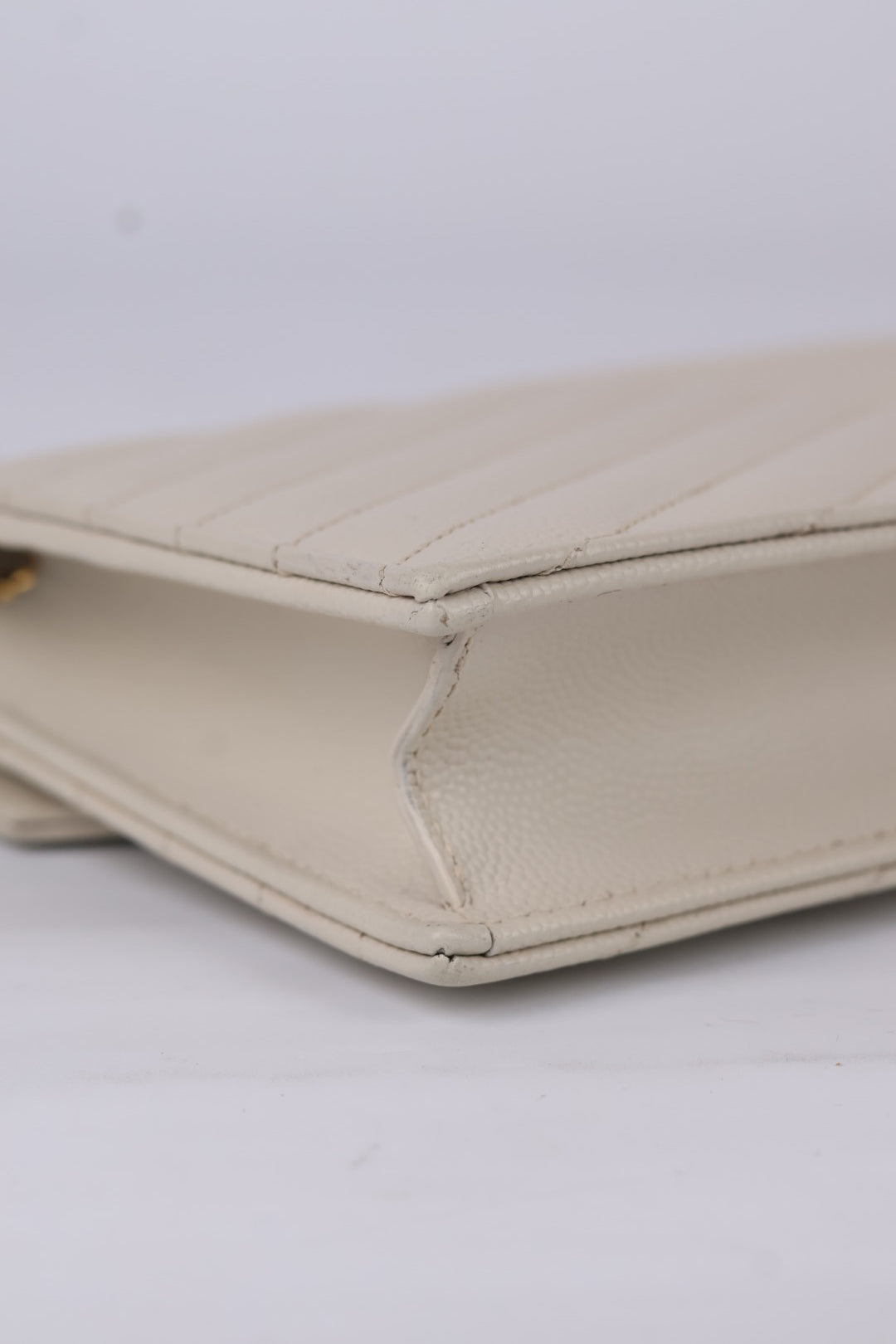 Saint Laurent Envelope Cassandre con Catena