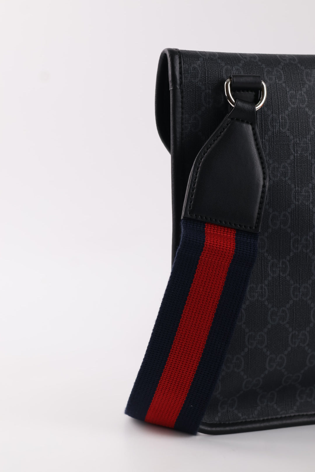 Gucci Messenger GG Supreme Small