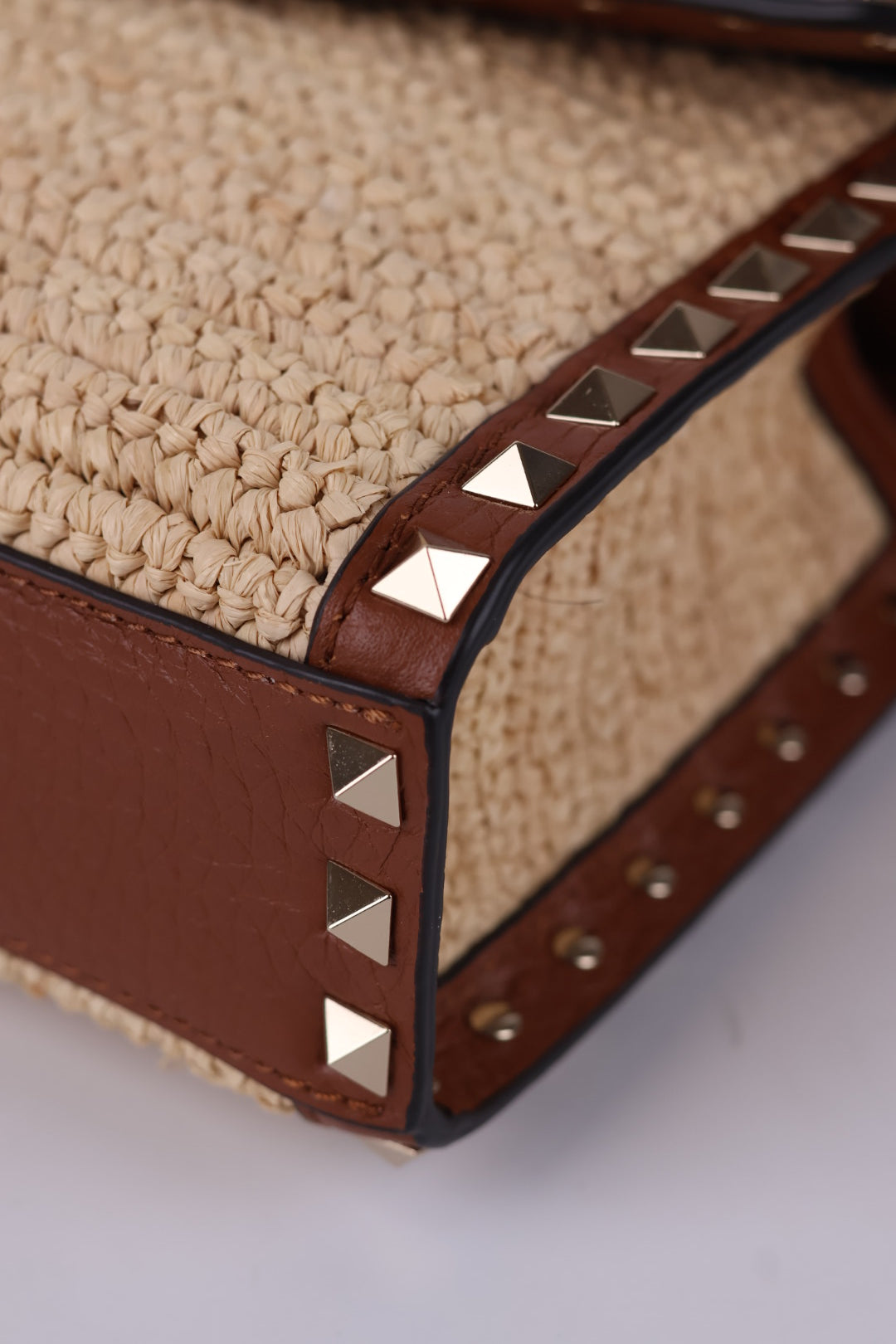 Valentino Rockstud Piccola a Tracolla Rafia