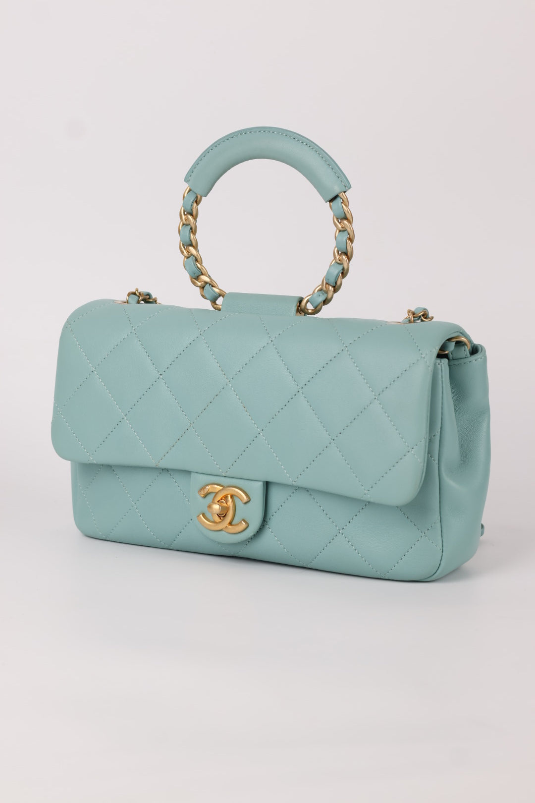 Chanel in the Loop Media Matelassé