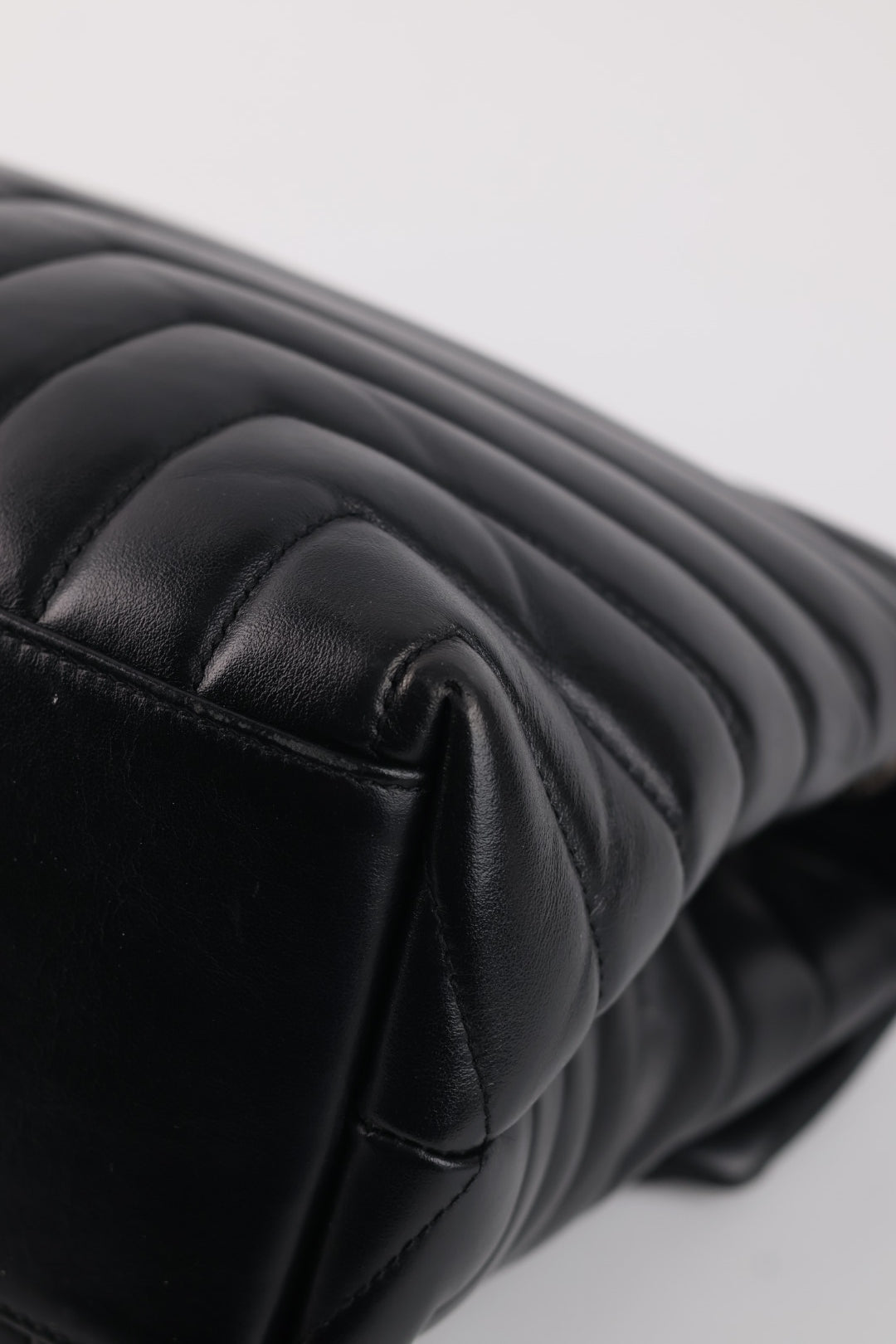 Saint Laurent Lou Lou Media