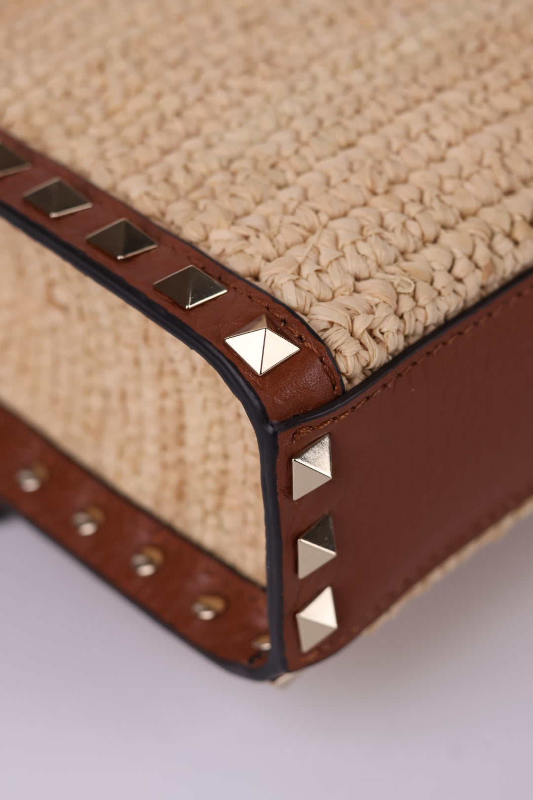 Valentino Rockstud Piccola a Tracolla Rafia