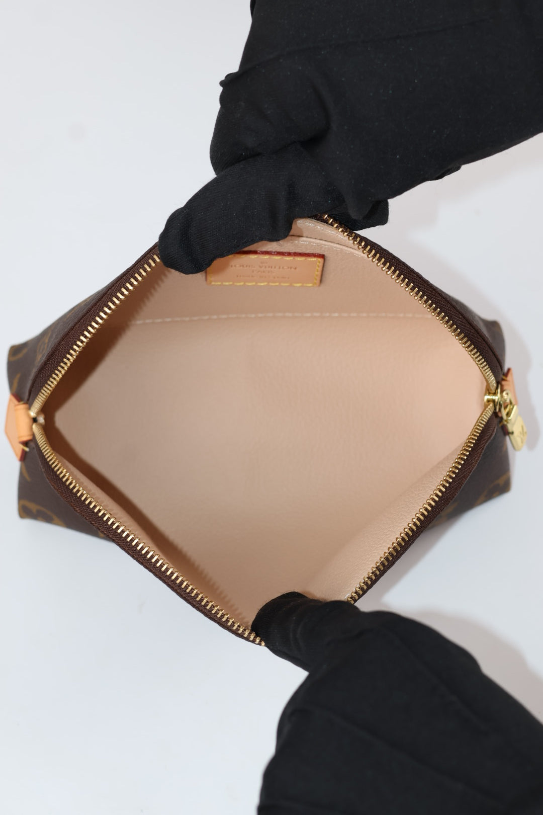 Louis Vuitton Pochette Cosmetique Pm