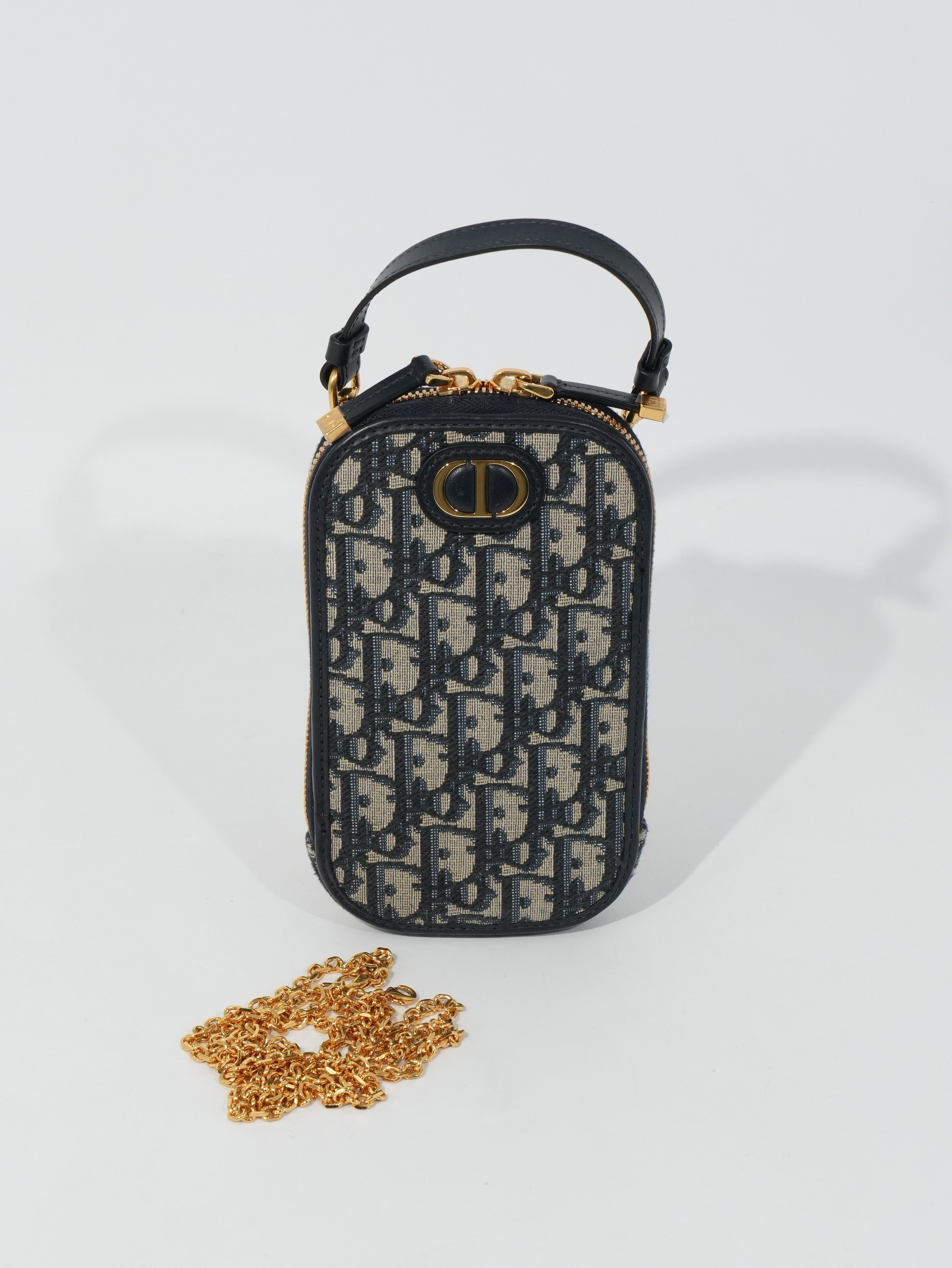 Dior Call’in 30 Montaigne