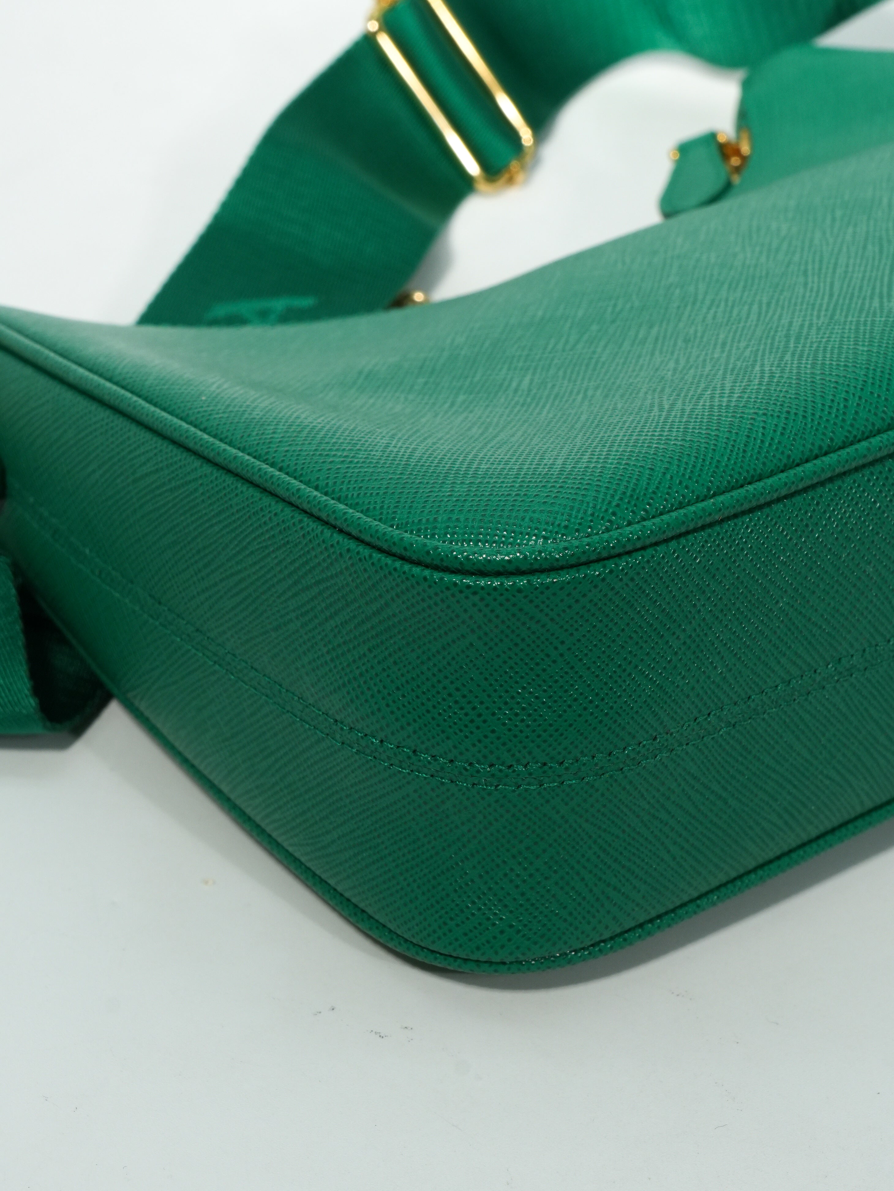 Prada Re-Edition 2005 Saffiano