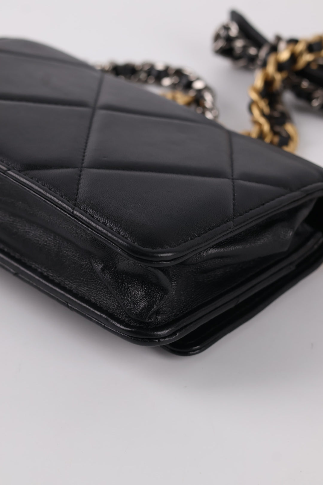 Chanel Woc 19 in Pelle