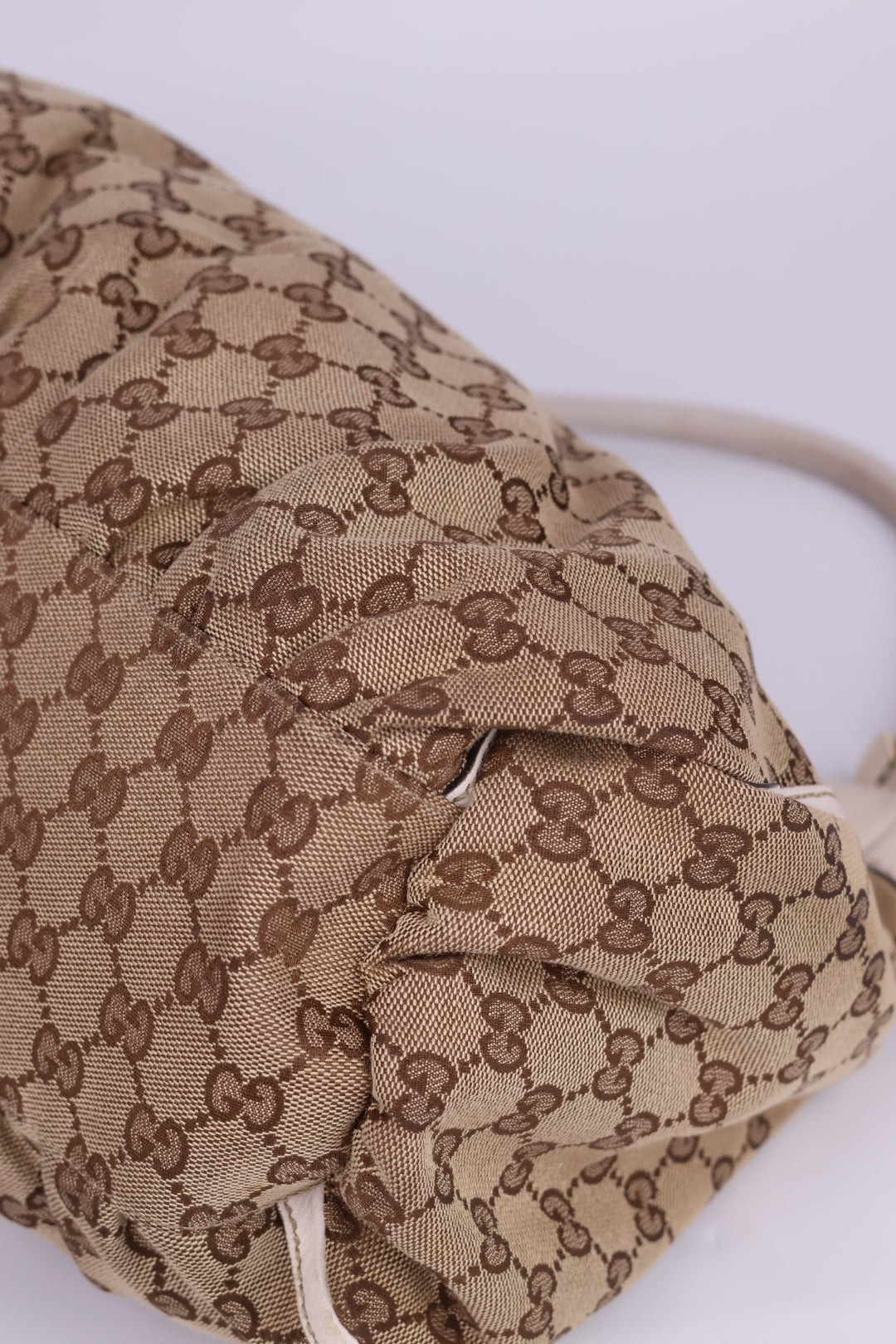 Gucci Abbey D-Ring GG Supreme