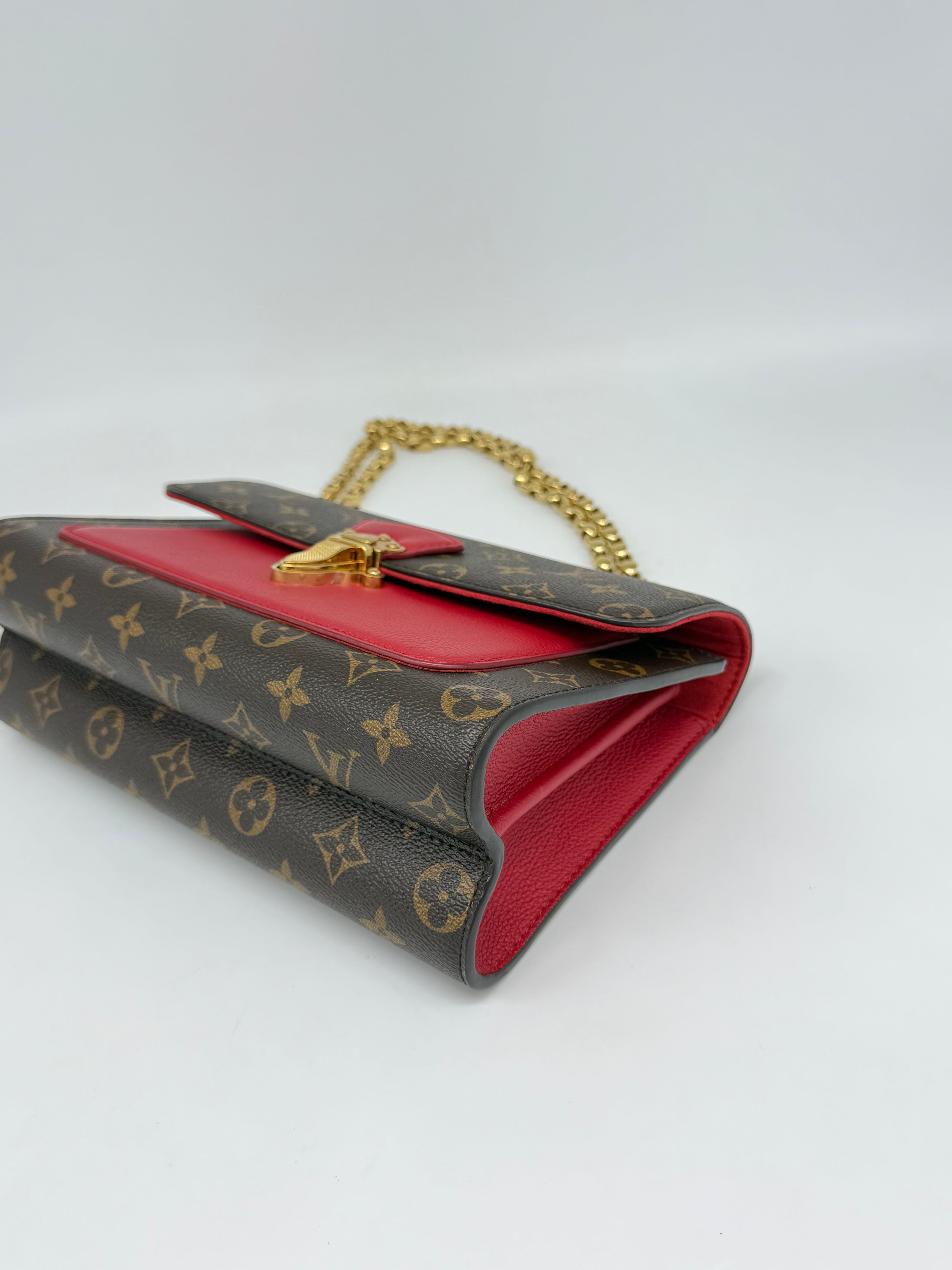Louis Vuitton Victoire Monogram