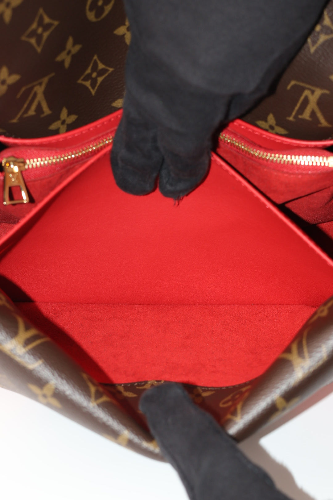 Louis Vuitton Double V