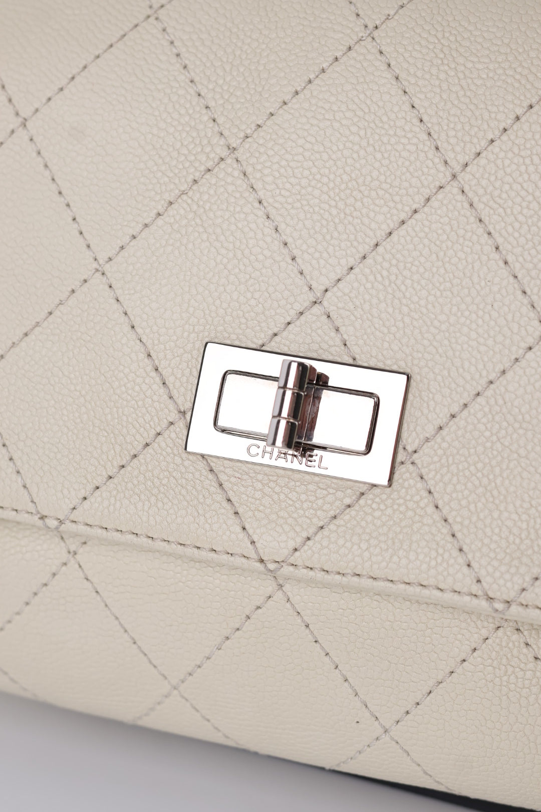 Chanel Reissue a Tracolla Caviar